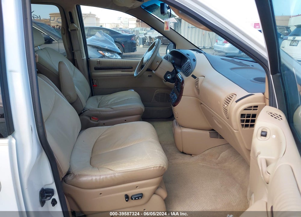 1997 CHRYSLER TOWN & COUNTRY LXI VIN: 1C4GP64L0VB456559