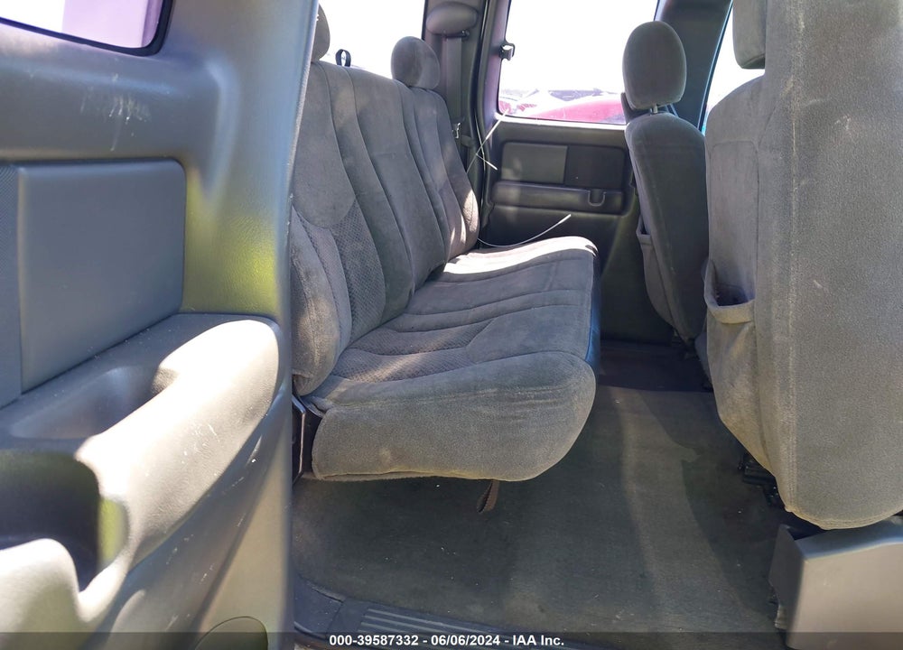 2004 CHEVROLET SILVERADO 1500 LS VIN: 2GCEC19T941312778