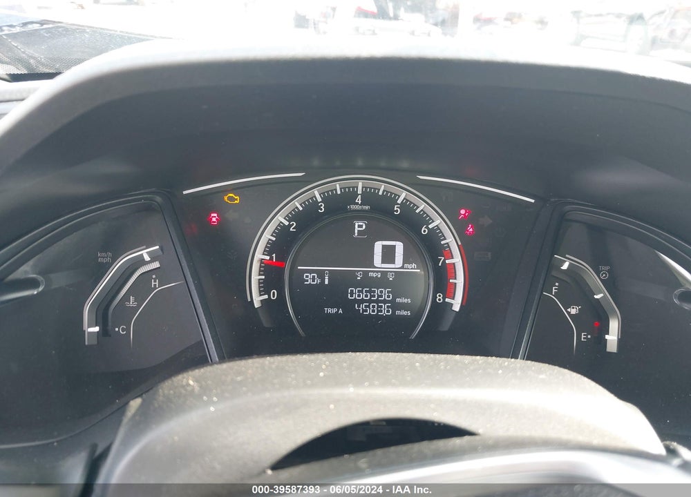 2018 HONDA CIVIC LX VIN: 2HGFC2F5XJH537019