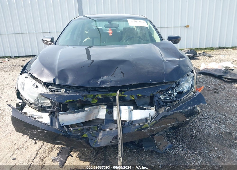2018 HONDA CIVIC LX VIN: 2HGFC2F5XJH537019