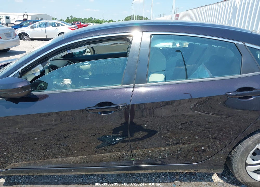 2018 HONDA CIVIC LX VIN: 2HGFC2F5XJH537019