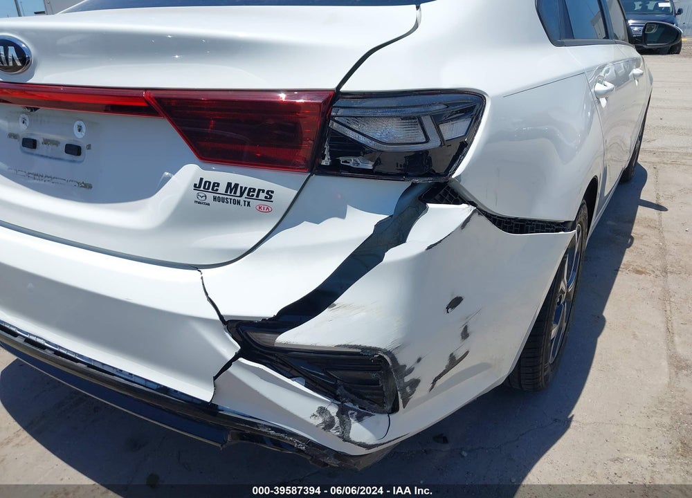 2019 KIA FORTE LXS VIN: 3KPF24AD7KE094580