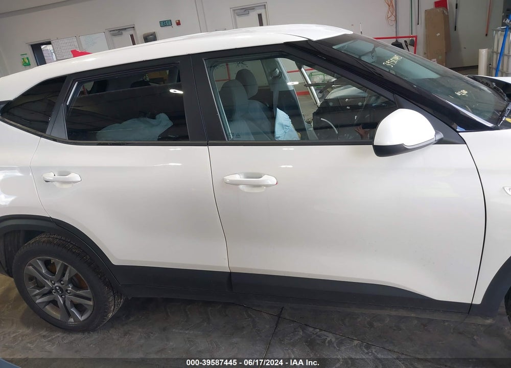 2021 KIA SELTOS LX VIN: KNDEPCAA9M7140121