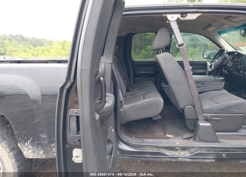 2009 CHEVROLET SILVERADO 1500 LT VIN: 1GCEK29J99Z262826