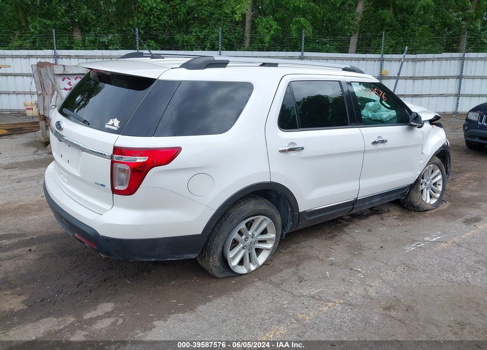 2014 FORD EXPLORER XLT VIN: 1FM5K8D86EGC01927