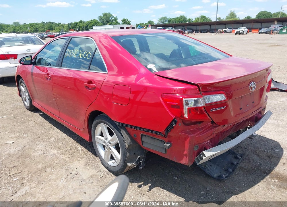 2014 TOYOTA CAMRY SE VIN: 4T1BF1FK3EU808439