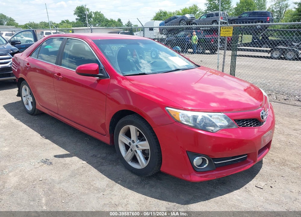 2014 TOYOTA CAMRY SE VIN: 4T1BF1FK3EU808439