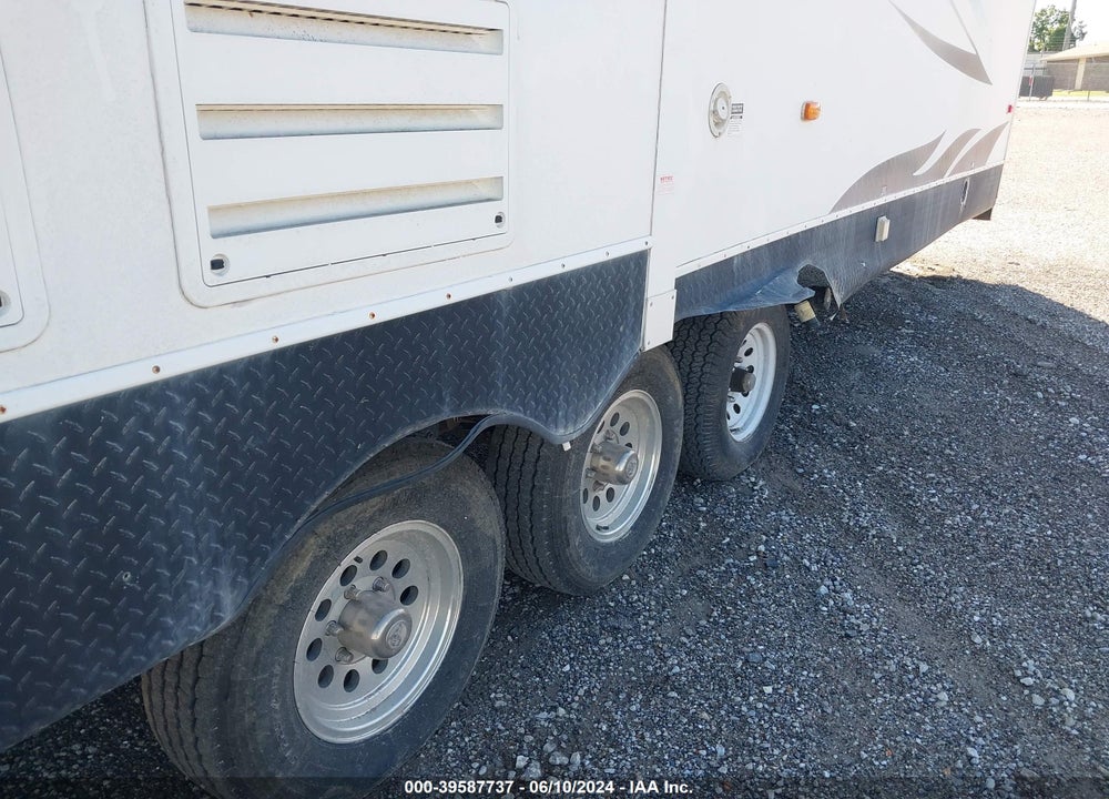 2010 FOREST RIVER CHEROKEE VIN: 4X4FCTN35AY202173