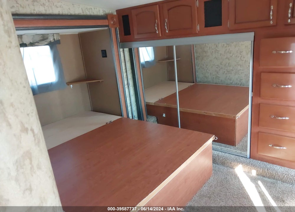 2010 FOREST RIVER CHEROKEE VIN: 4X4FCTN35AY202173