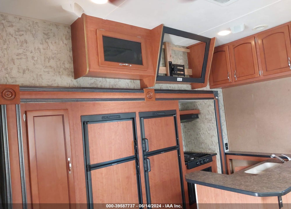 2010 FOREST RIVER CHEROKEE VIN: 4X4FCTN35AY202173