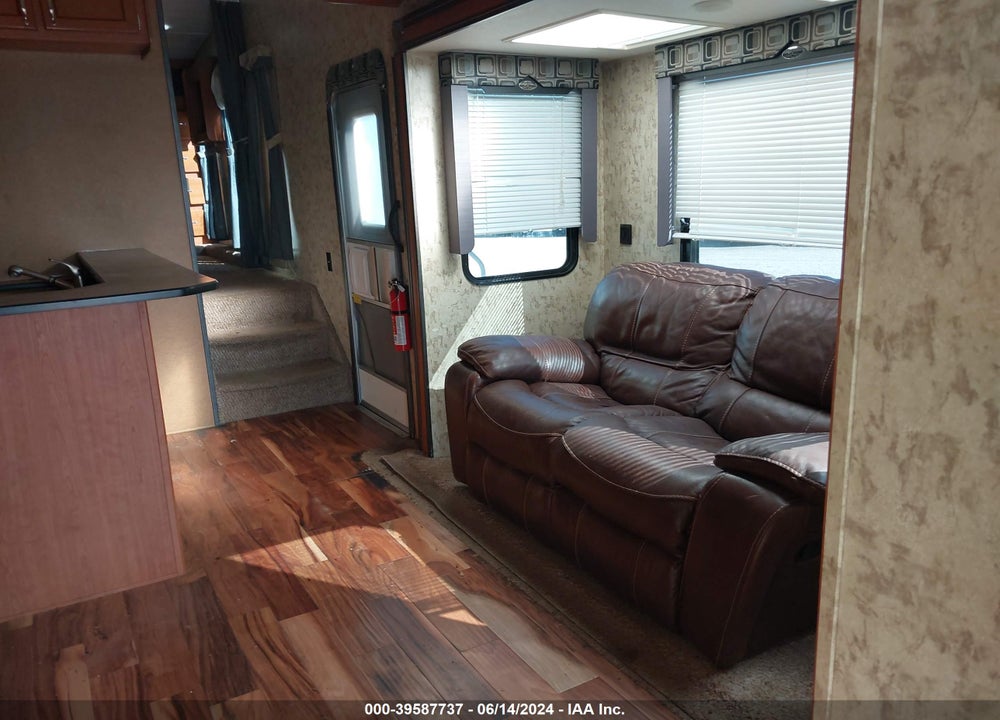 2010 FOREST RIVER CHEROKEE VIN: 4X4FCTN35AY202173