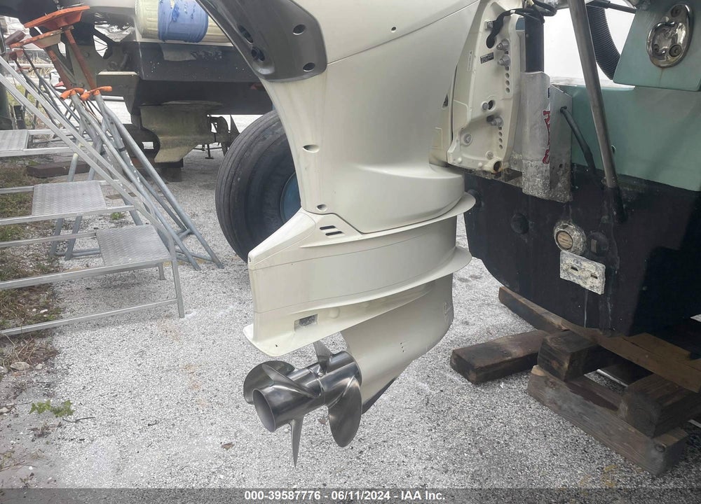 2005 GLACIER BAY CATAMARAN VIN: GLKJ1935G405