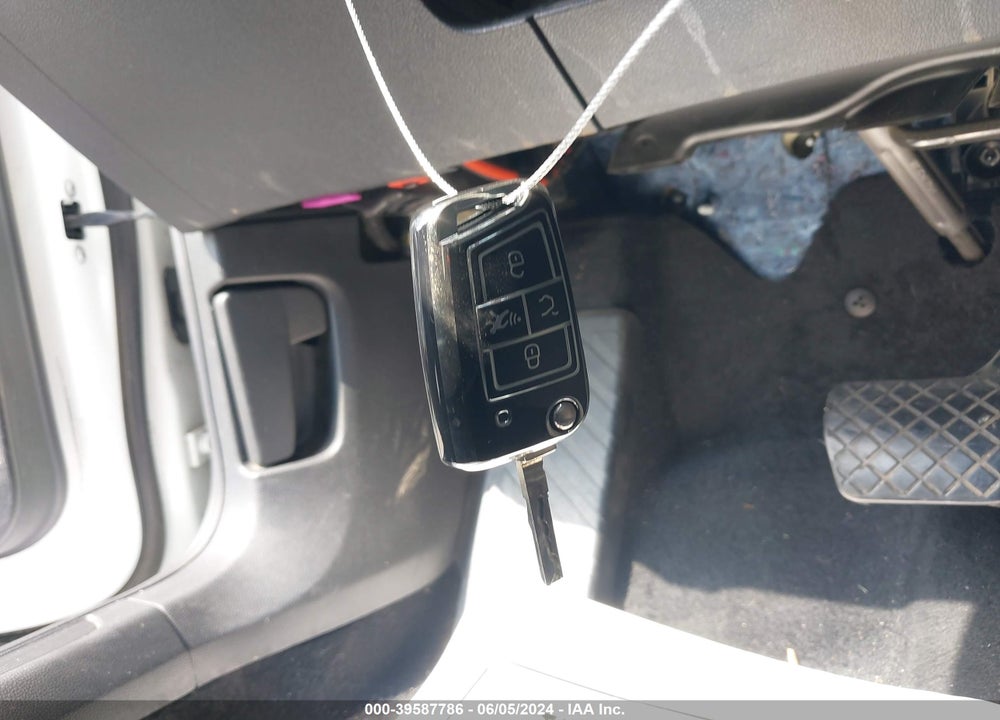2019 VOLKSWAGEN JETTA VIN: 3VWC57BUXKM077057