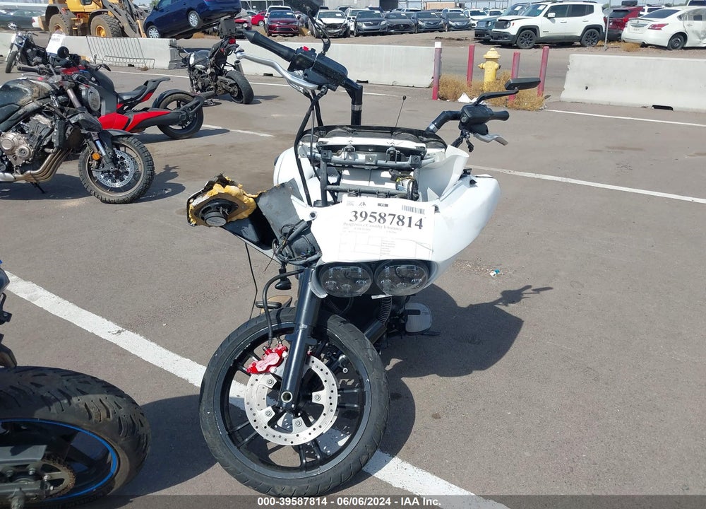 2012 KAWASAKI VN1700 J VIN: JKBVNRJ15CA006027