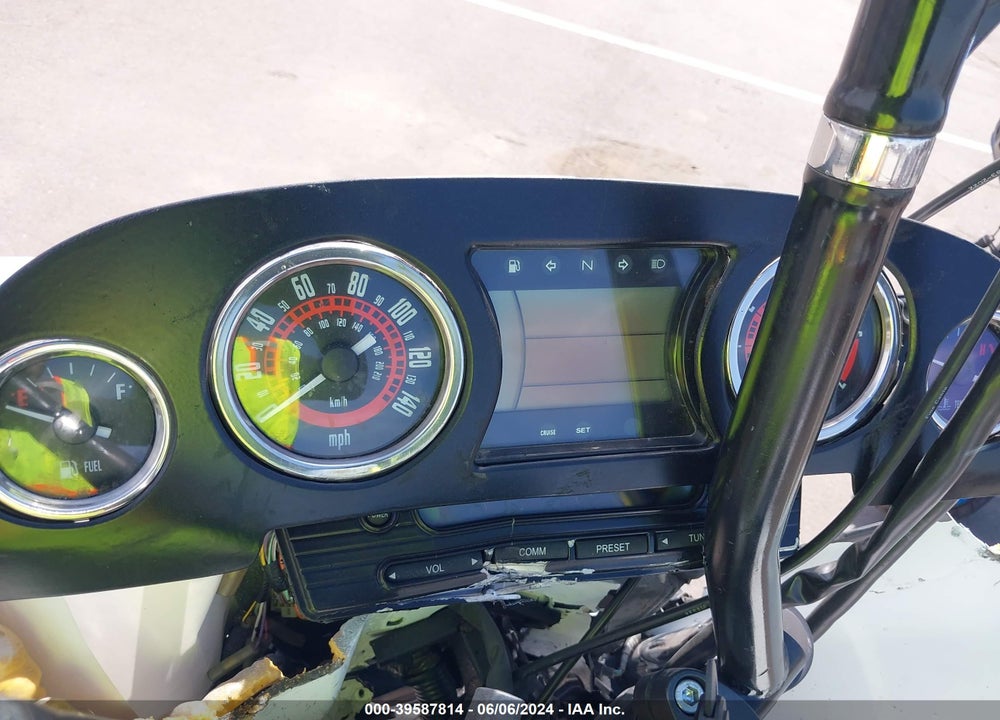 2012 KAWASAKI VN1700 J VIN: JKBVNRJ15CA006027