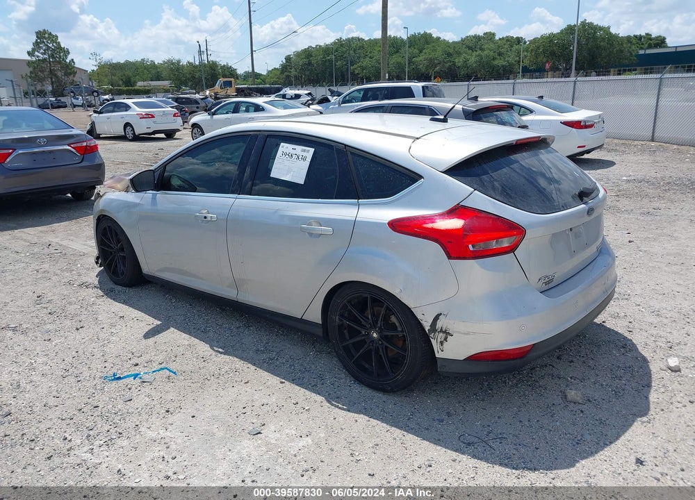 2015 FORD FOCUS VIN: 1FADP3N22FL311760