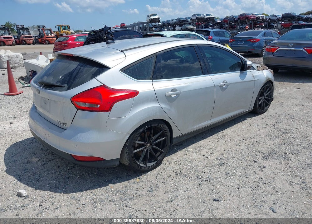 2015 FORD FOCUS VIN: 1FADP3N22FL311760