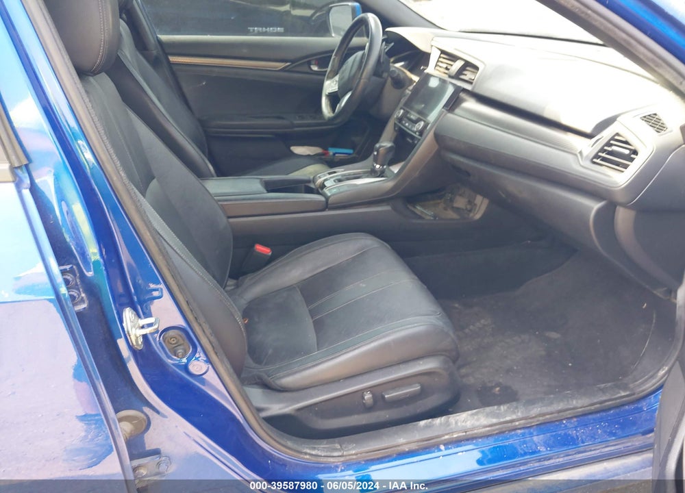 2018 HONDA CIVIC SPORT TOURING VIN: SHHFK7H97JU218826