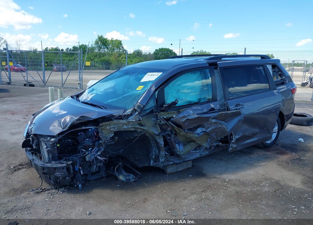 2015 TOYOTA SIENNA LE 8 PASSENGER VIN: 5TDKK3DC9FS554149