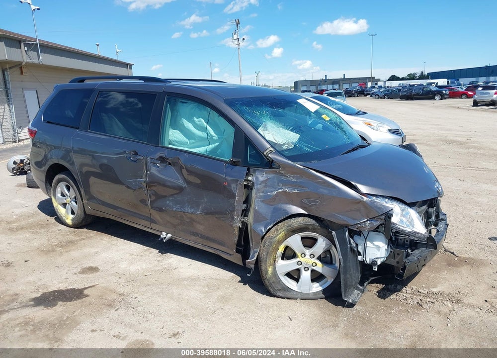 2015 TOYOTA SIENNA LE 8 PASSENGER VIN: 5TDKK3DC9FS554149