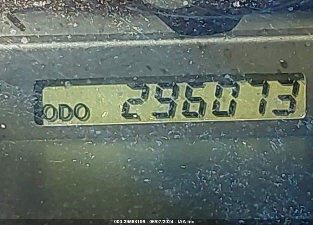 2002 TOYOTA CAMRY LE VIN: JTDBE32K320008302