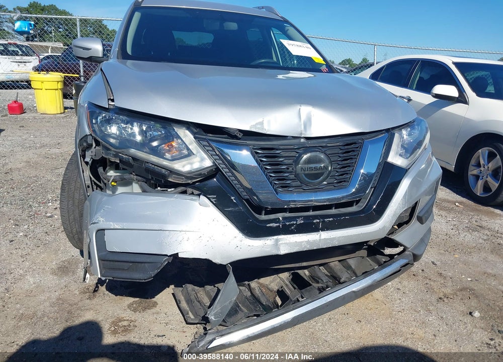 2018 NISSAN ROGUE SV VIN: KNMAT2MT8JP574821