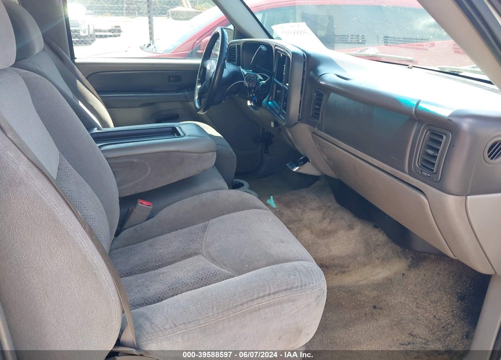 2003 CHEVROLET TAHOE LS VIN: 1GNEC13V43J212156