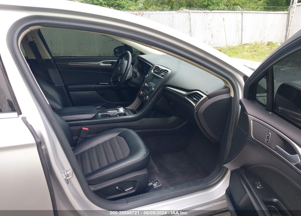 2017 FORD FUSION SE VIN: 3FA6P0H75HR198826
