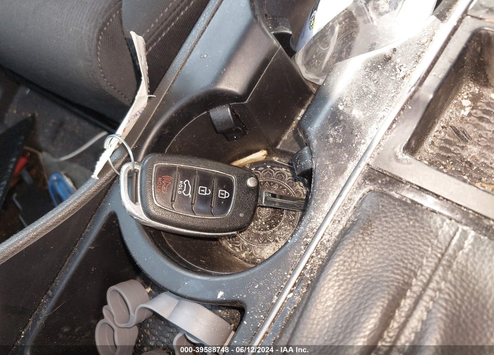 2017 HYUNDAI TUCSON SE VIN: KM8J23A42HU401017