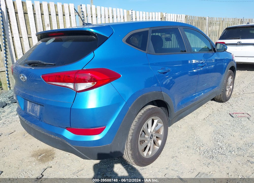 2017 HYUNDAI TUCSON SE VIN: KM8J23A42HU401017