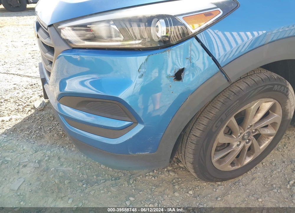 2017 HYUNDAI TUCSON SE VIN: KM8J23A42HU401017