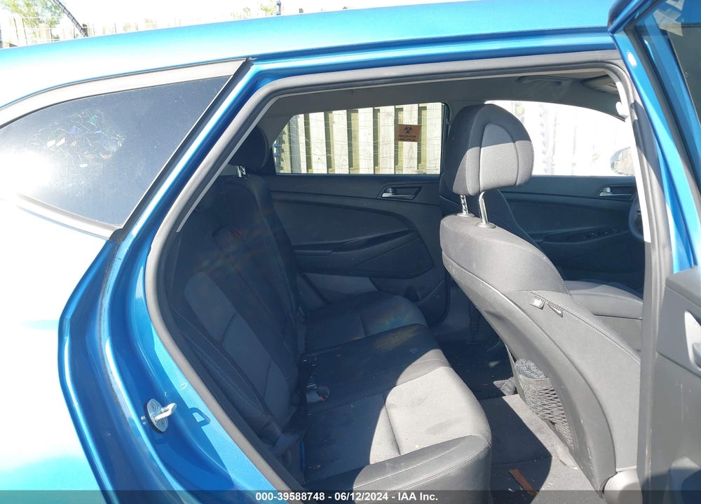 2017 HYUNDAI TUCSON SE VIN: KM8J23A42HU401017