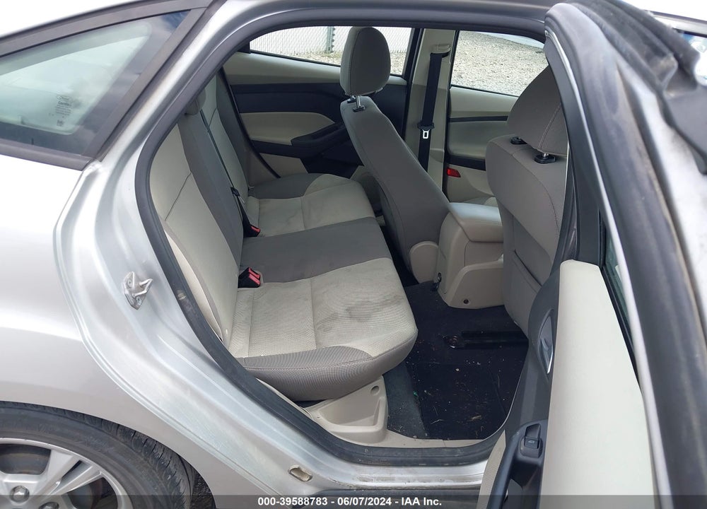 2014 FORD FOCUS SE VIN: 1FADP3F22EL215589