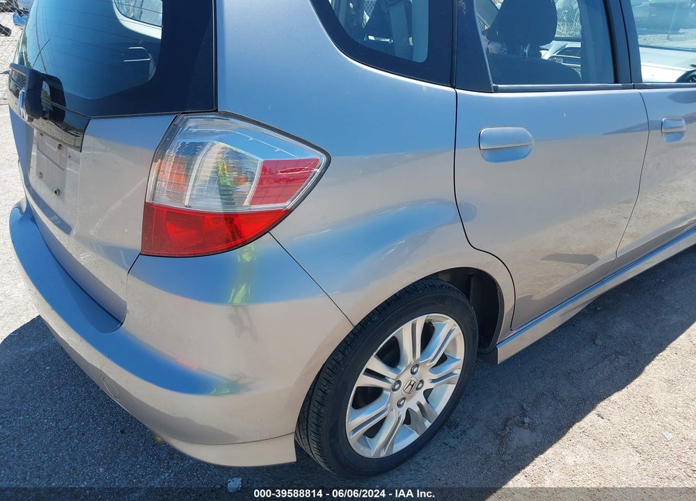2010 HONDA FIT SPORT VIN: JHMGE8H48AC013924