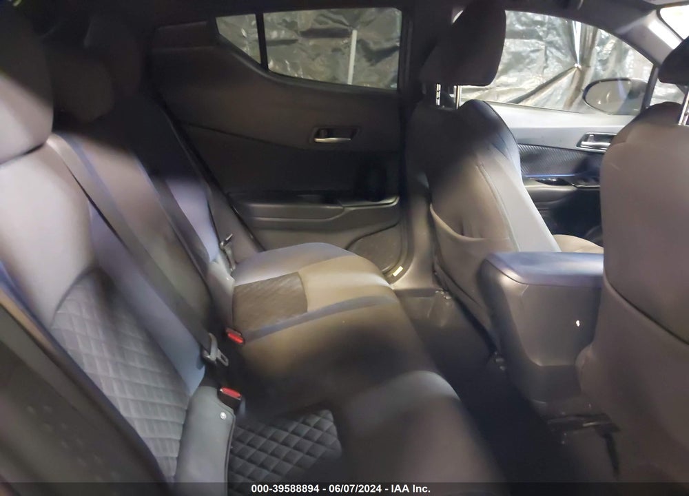2020 TOYOTA C-HR XLE VIN: NMTKHMBX7LR115441
