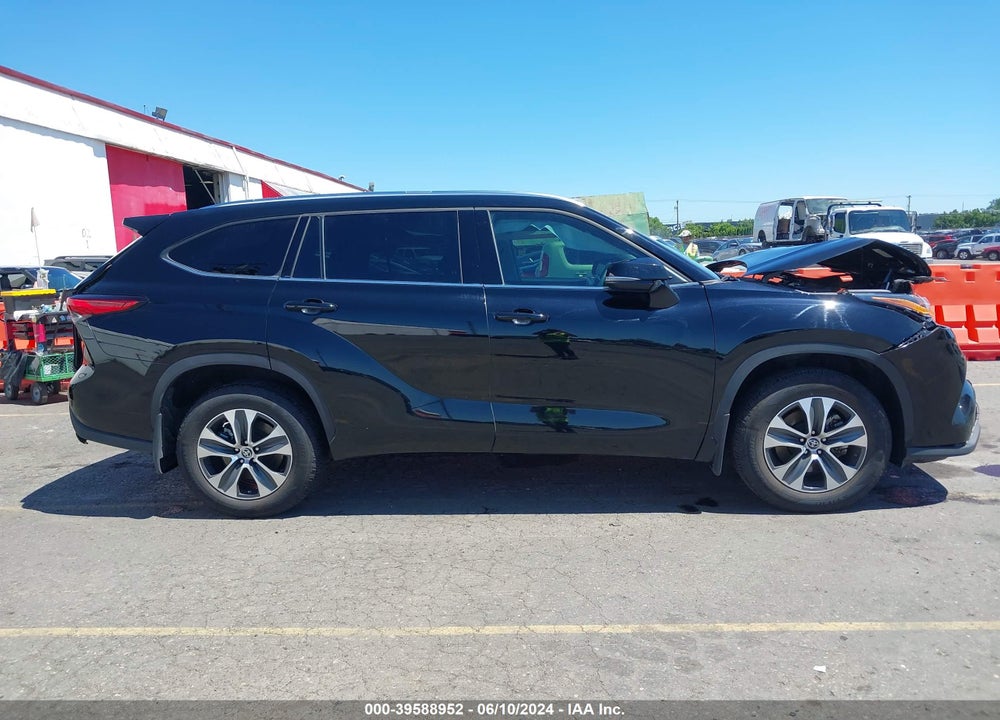 2020 TOYOTA HIGHLANDER XLE VIN: 5TDHZRBH5LS517764