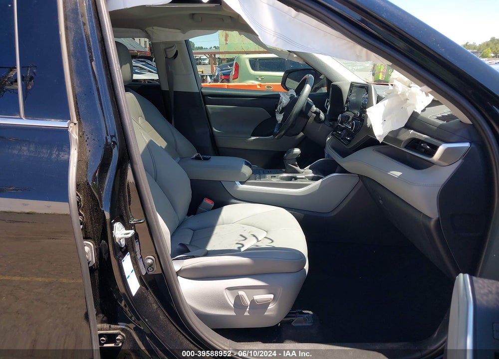 2020 TOYOTA HIGHLANDER XLE VIN: 5TDHZRBH5LS517764