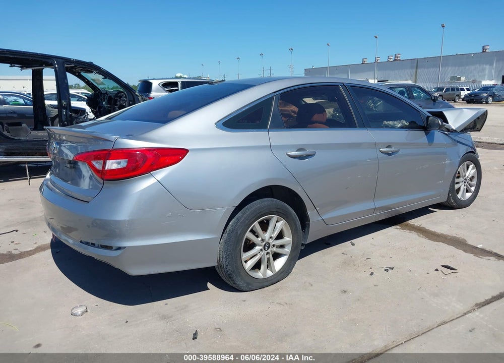 2015 HYUNDAI SONATA SE VIN: 5NPE24AF1FH186976