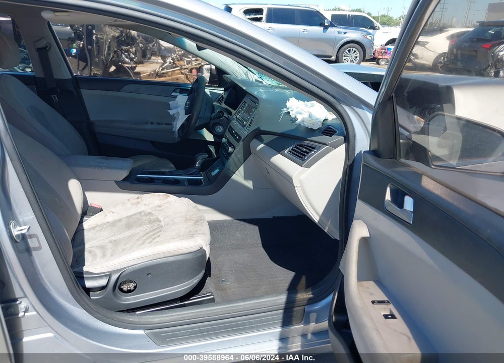 2015 HYUNDAI SONATA SE VIN: 5NPE24AF1FH186976