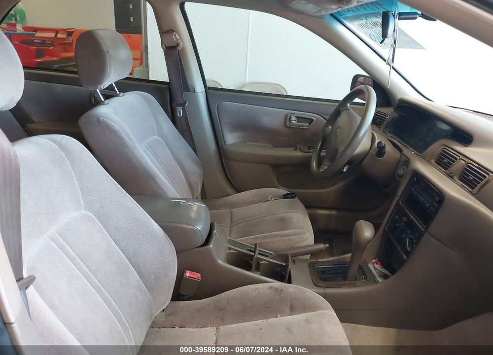 1998 TOYOTA CAMRY LE VIN: 4T1BG22K8WU325992