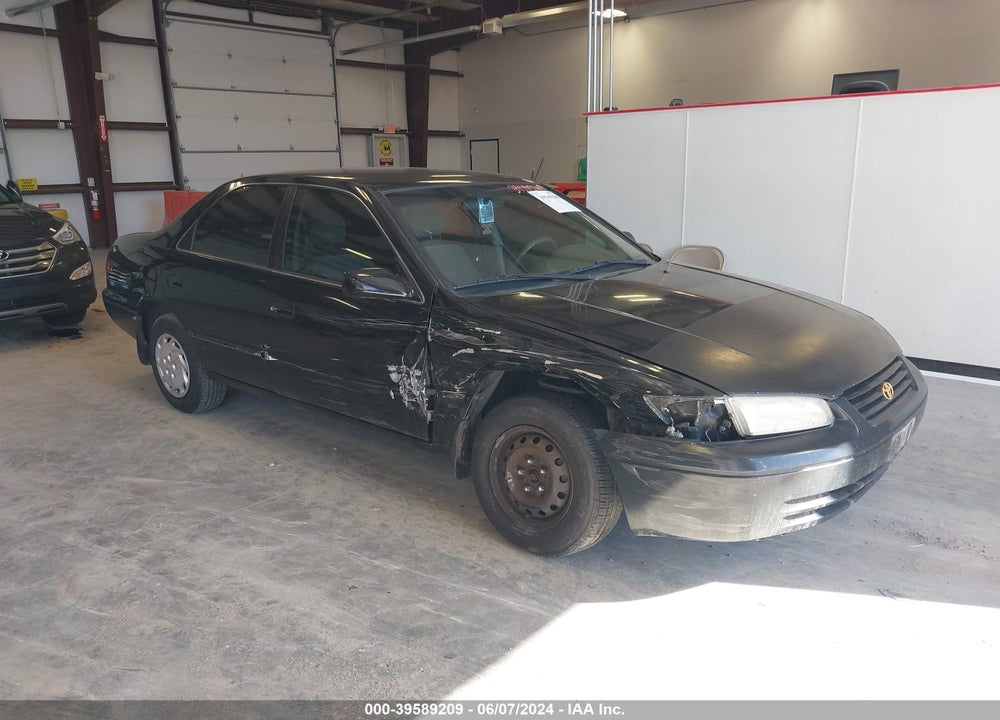 1998 TOYOTA CAMRY LE VIN: 4T1BG22K8WU325992