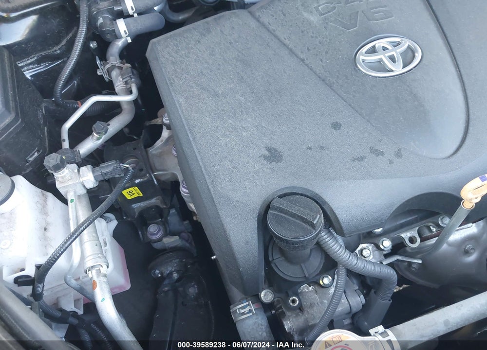 2022 TOYOTA HIGHLANDER XLE VIN: 5TDGZRBH9NS570756