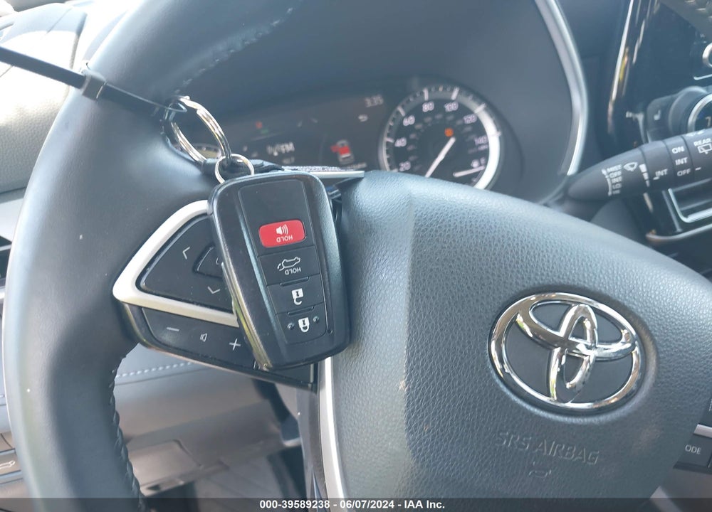 2022 TOYOTA HIGHLANDER XLE VIN: 5TDGZRBH9NS570756