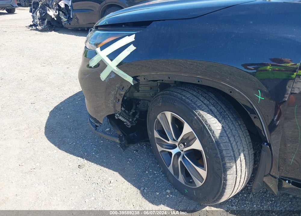 2022 TOYOTA HIGHLANDER XLE VIN: 5TDGZRBH9NS570756