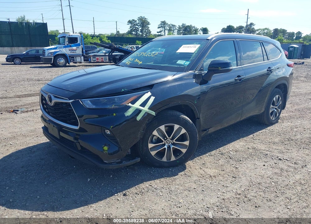 2022 TOYOTA HIGHLANDER XLE VIN: 5TDGZRBH9NS570756