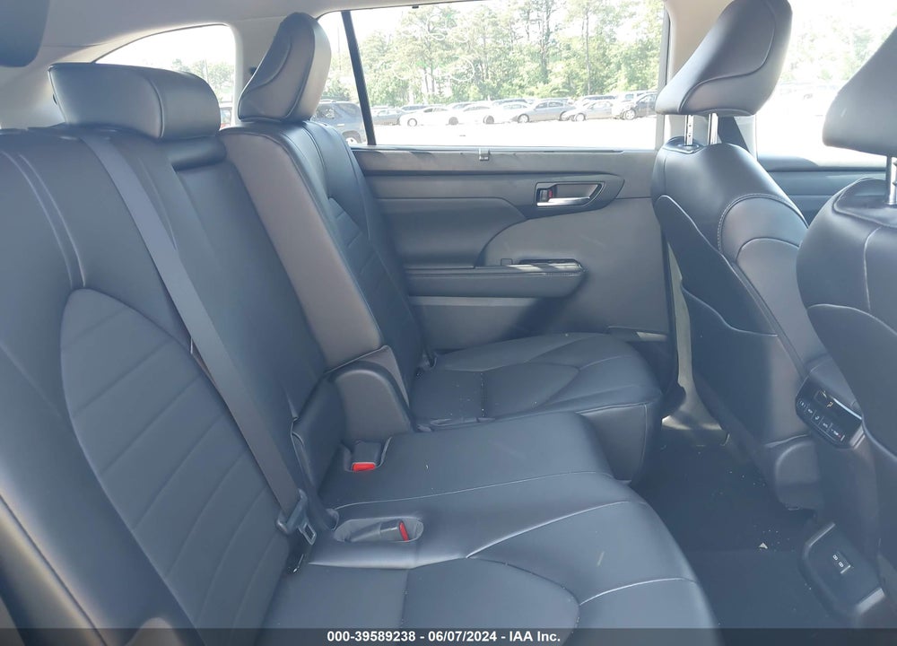2022 TOYOTA HIGHLANDER XLE VIN: 5TDGZRBH9NS570756