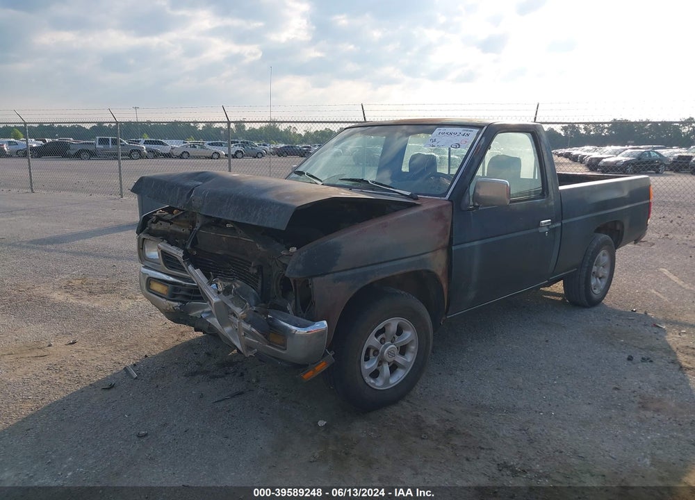 1996 NISSAN TRUCK XE VIN: 1N6SD11S4TC352422