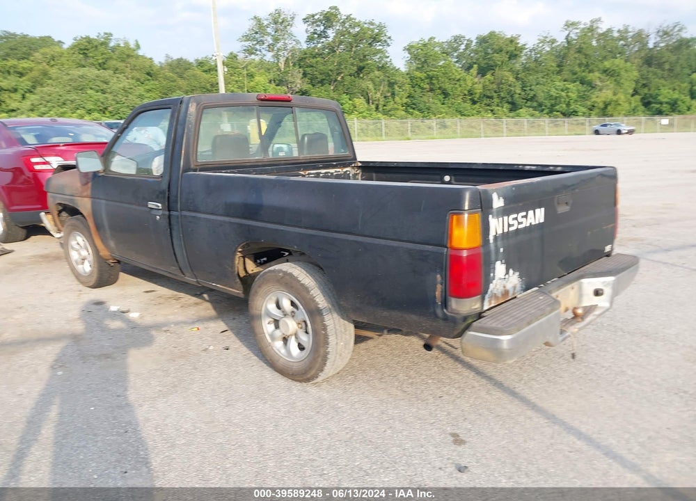 1996 NISSAN TRUCK XE VIN: 1N6SD11S4TC352422