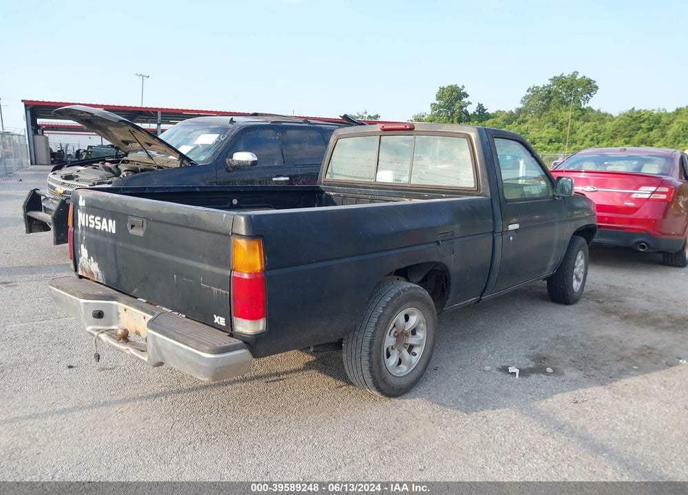 1996 NISSAN TRUCK XE VIN: 1N6SD11S4TC352422