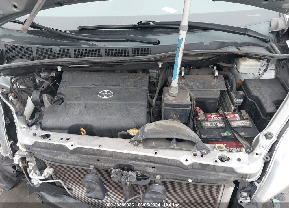 2011 TOYOTA SIENNA XLE V6 VIN: 5TDYK3DC6BS126561